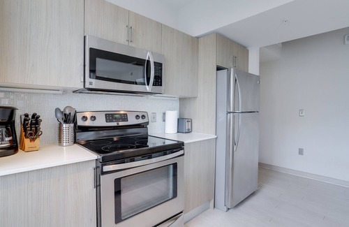 Crystal City Apartment | Exclusive Condo With Stunning Views
