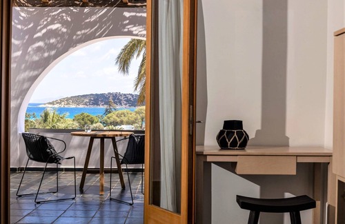 Agios Nikolaos Villa | Exclusive Crete Hotel | Seaview Room in Prime Location | Stunning Ocean Views.