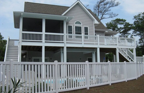 Emerald Isle Cottage | Exclusive Dolphin Ridge "ISLAND TIME" with private pool and golf cart