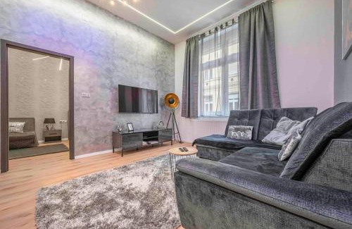 Ujlipotvaros Apartment | Exclusive Downtown Apartment with AC