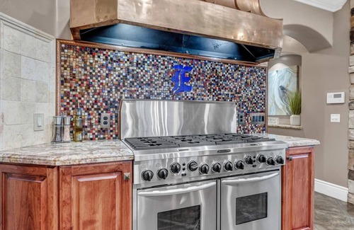 Ramona House | Exclusive Escape at Boulder Groves!