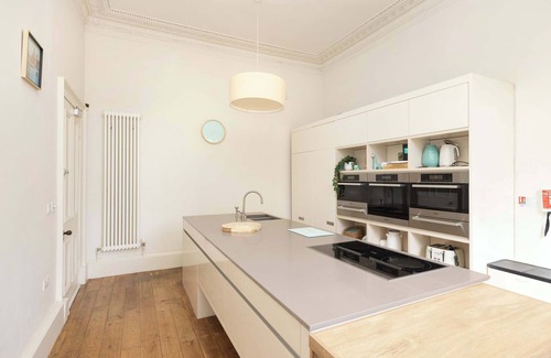Bonnington Apartment | Exclusive House with Free Parking