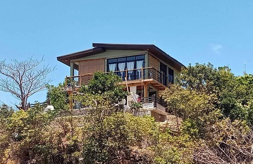 Nueva Valencia Villa | Exclusive Island Adventures and Serenity Retreat -La Roca Private Vacation Villa