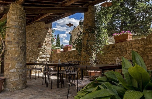Castellina in Chianti Apartment | Exclusive Garden Place, View and Atmosphere