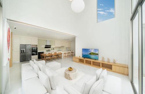 Si Sunthon Villa | Exclusive Living in Designer 4BR Pool Villa in Lux Pride 2 V11 Residence, Near Laguna