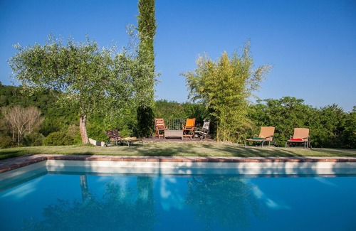 Citta della Pieve Villa | exclusive, luxurious Farmhouse, between Rome and Florence, garden, heated pool