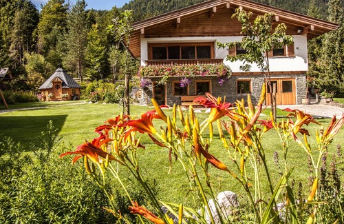 Steinberg am Rofan House | Exclusive mountain lodge with sauna, outdoor whirlpool, barbecue hut & stone oven