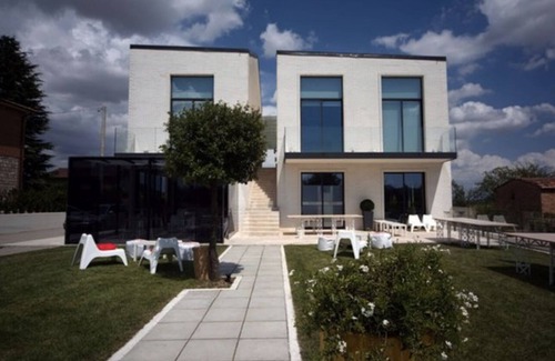 Abbadia di Montepulciano Apartment | Exclusive Modern Apartment at Abbadia di Montepulciano