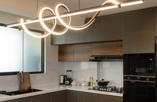 Cerro Colorado District Apartment | Exclusive Modern Apartment near the Airport