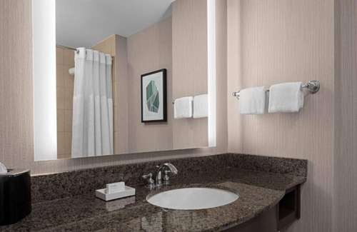 Bethesda Hotel | Exclusive NIH Stay Pet Friendly Near Red Line Metro And Attractions - 4 Units