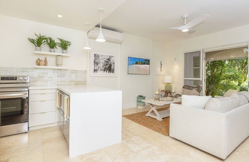 Speightstown Apartment | Exclusive one bedroom apartment, a few steps from the Caribbean Sea