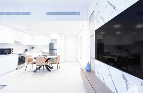 Umm Suqeim 3 Apartment | Exclusive One-Bedroom Apartment in Asyel 3