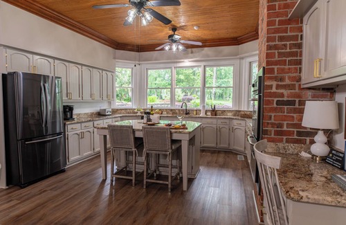 Chapin House | Exclusive Peninsula Retreat on Lake Murray – Beach, Fire Pit & Stunning Sunsets