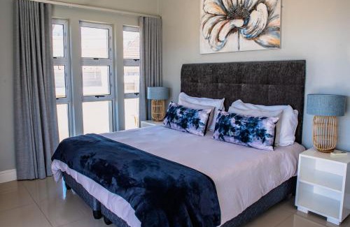 Humewood Villa | Exclusive Poolside Villa, Humewood