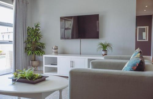 Humewood Villa | Exclusive Poolside Villa, Humewood