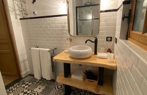 Boiscommun Bed & Breakfast | Exclusive Retreat in a Historic Railway Station near Orléans Forest