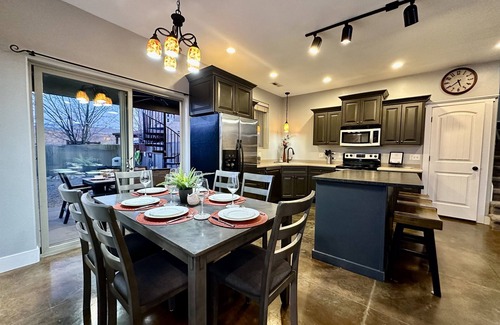Moab South Valley House | Exclusive Retreats Desert Hideaway 6 Bedroom all Suites with private heated pool
