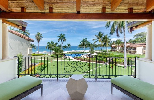 Playa Flamingo Condo | Exclusive - secluded spot on Flamingo Beach - sleep to the sound of the surf