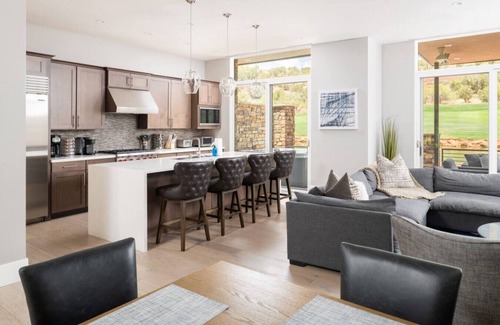 West Sedona House | Exclusive Seven Canyons Golf Resort, Pet Friendly, Private Spa, Community Pool