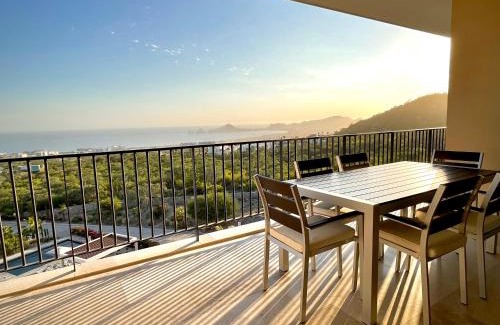 Cabo San Lucas Apartment | Exclusive Solaria Arch View Penthouse with Jacuzzi
