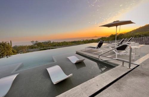 Cabo San Lucas Apartment | Exclusive Solaria Arch View Penthouse with Jacuzzi
