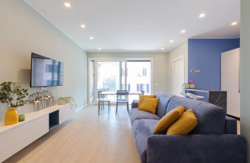 Zona Solari Apartment | Exclusive terrace Garden View - 15 min from Duomo