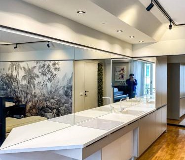 San Babila Apartment | Exclusive top floor 2-bedroom flat