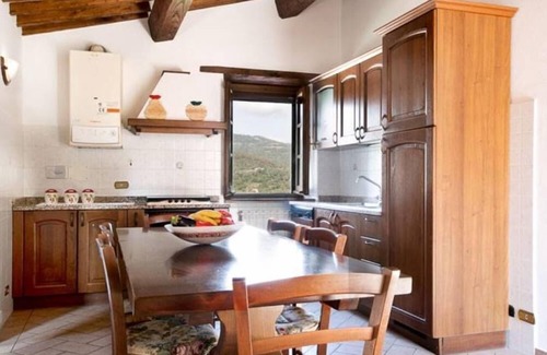Lisciano Niccone Villa | Exclusive villa with private pool, sleeps 24
