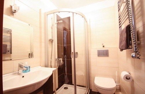 Vinohrady Apartment | Exclusive Vinohrady Location - Charming 2 Bedroom/2 Bathroom w/Balcony &Elevator