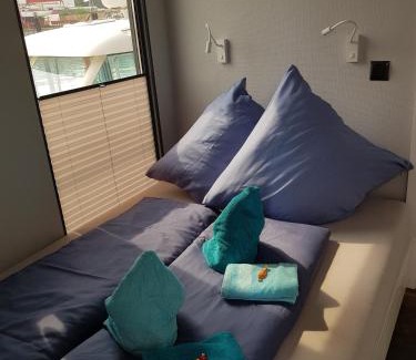 Ortmuhle Boat Rental | exclusives Hausboot "Tante Trost"