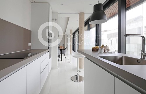 Sant Gervasi Condo | Exclusivo Ático con Piscina y Terraza Privada, Bien Ubicado Para Vivir la Ciudad