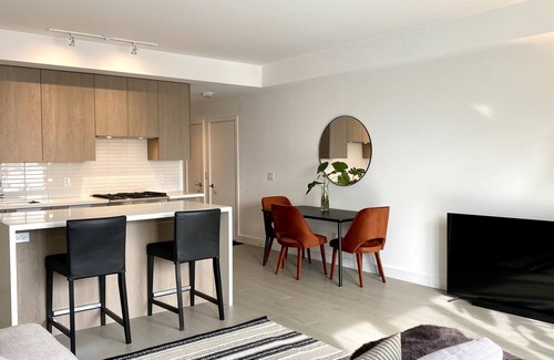 Lambton Condo | Executive 2 bed 2 bath condo - Kingsway Crescent