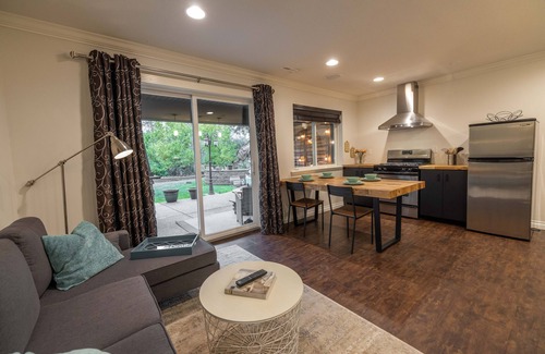 Walnut Grove House | Executive 2 bedroom suite with theater room, hot tub & large outdoor patio.
