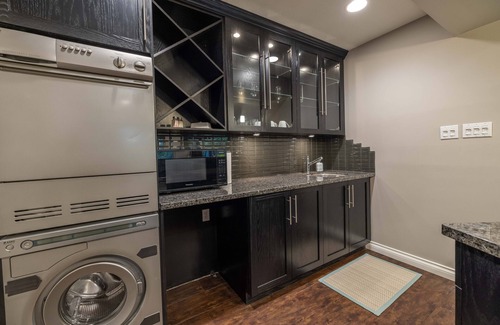 Walnut Grove House | Executive 2 bedroom suite with theater room, hot tub & large outdoor patio.