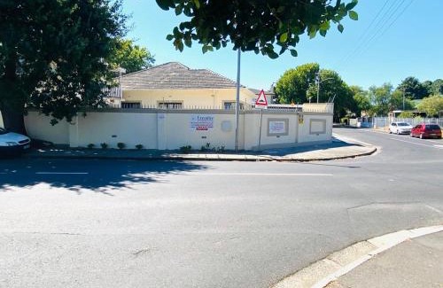 Eikenbosch House | Executive Accommodation Bellville 1