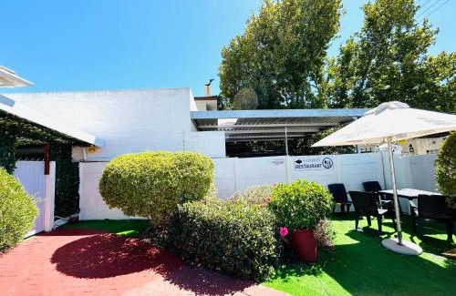 Eikenbosch House | Executive Accommodation Bellville 1
