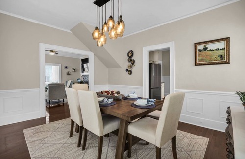 Midtown House | Executive Ardsley Bungalow close to Downtown