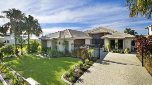 Banksia Beach House | Executive Canal Home