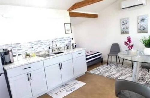 Rincon Heights Apartment | Executive Casita walk to UofA-1