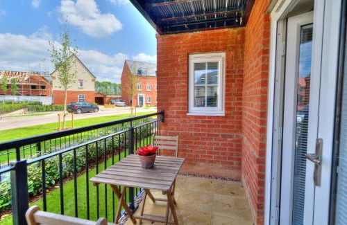 Milton Keynes Apartment | Executive Fairfields Apartment by PAY AS U STAY