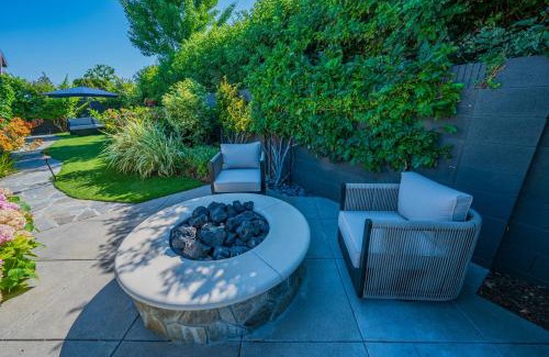 Placentia House | Executive & Family Villa - Anaheim Area - Pool & Spa, Free Parking & High-Speed Wi-Fi - Near Disney & Convention Center