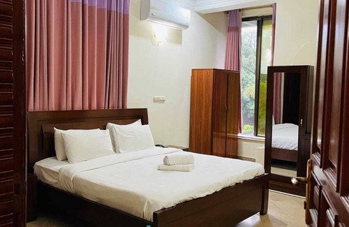 F-7 Sector Hotel | Executive Galaxy Guest HouseIslamabad f-8/3 street 11 House number 8 is
