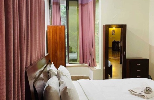 F-7 Sector Hotel | Executive Galaxy Guest HouseIslamabad f-8/3 street 11 House number 8 is