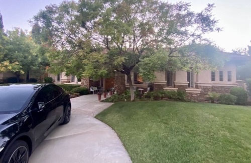 Gilroy House | Executive gorgeous gated retreat in wine country.
