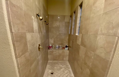 Gilroy House | Executive gorgeous gated retreat in wine country.