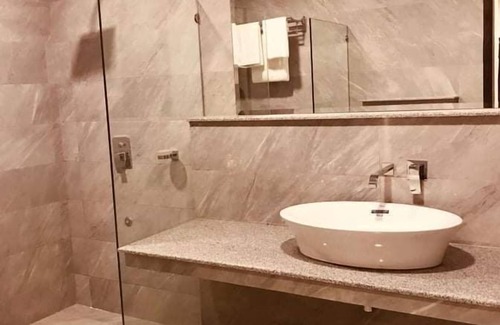 F-8 Sector House | Executive Grand Royal