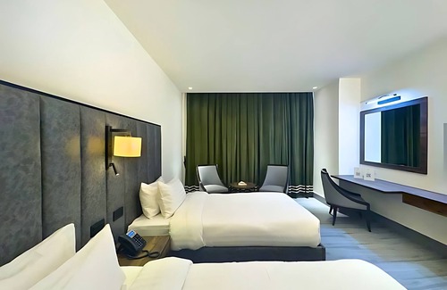 F-8 Sector House | Executive Grand Royal