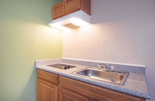 Eagle Pass Hotel | Executive Inn and Kitchenette Suites