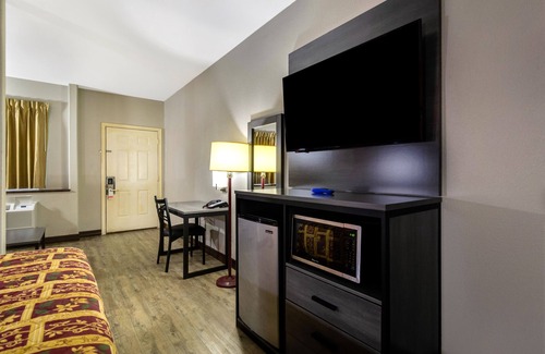 Stafford Hotel | Executive Inn & Suites