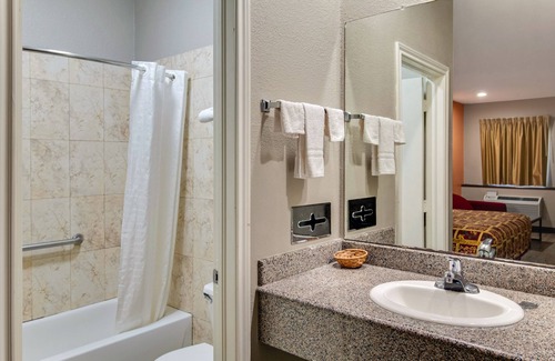 Stafford Hotel | Executive Inn & Suites